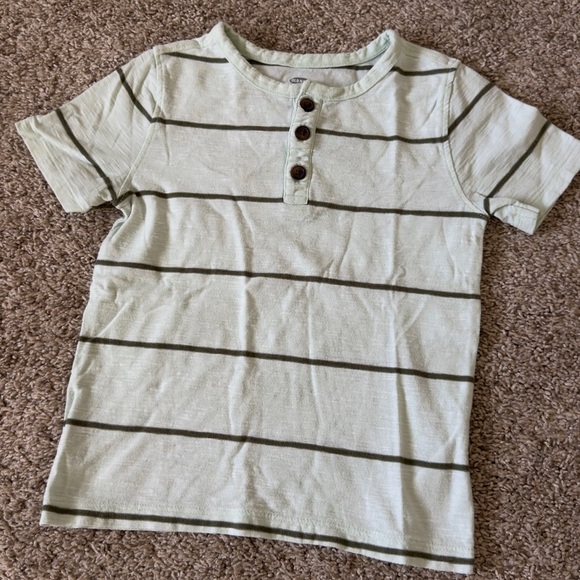 Old Navy toddler boy henley striped short sleeve t-shirt tee size 4T - Picture 3 of 7